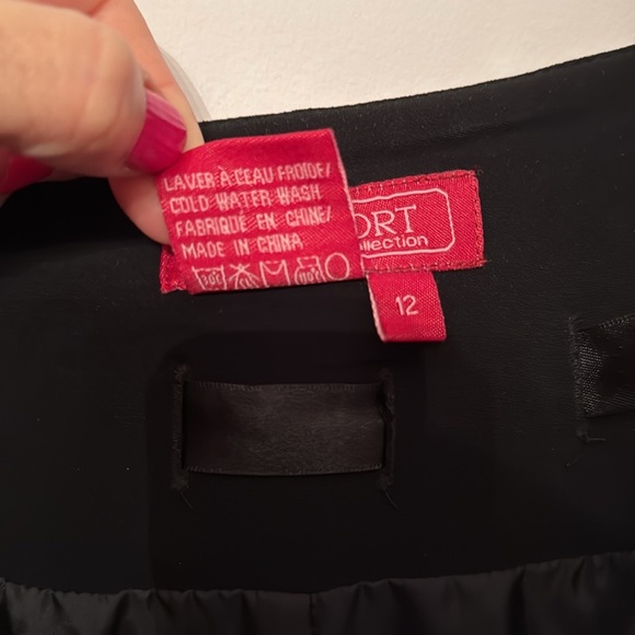 Elegant Black Pleated Skirt - new condition size 12 ❤️ - Picture 5 of 5